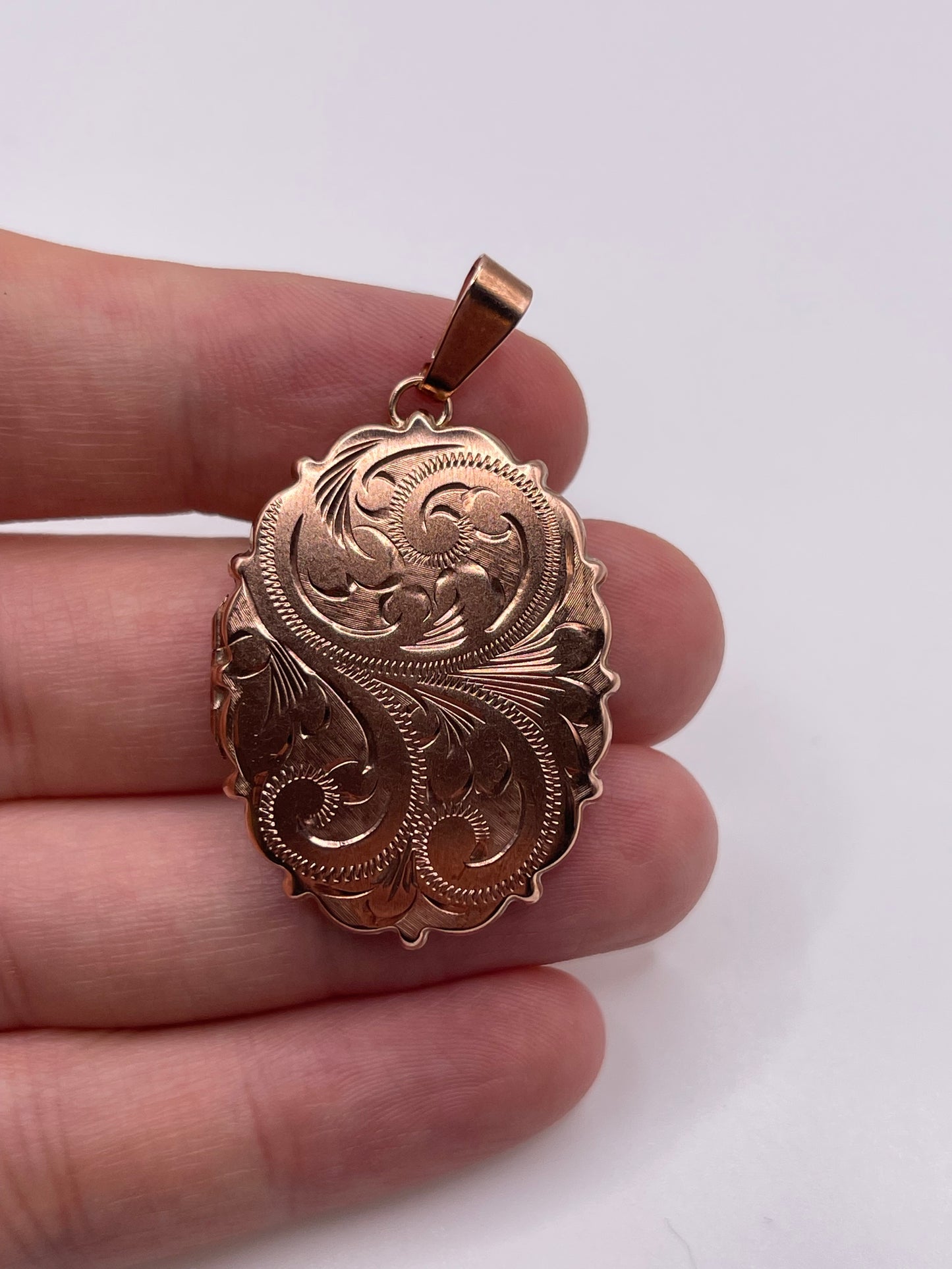 9ct rose gold locket pendant
