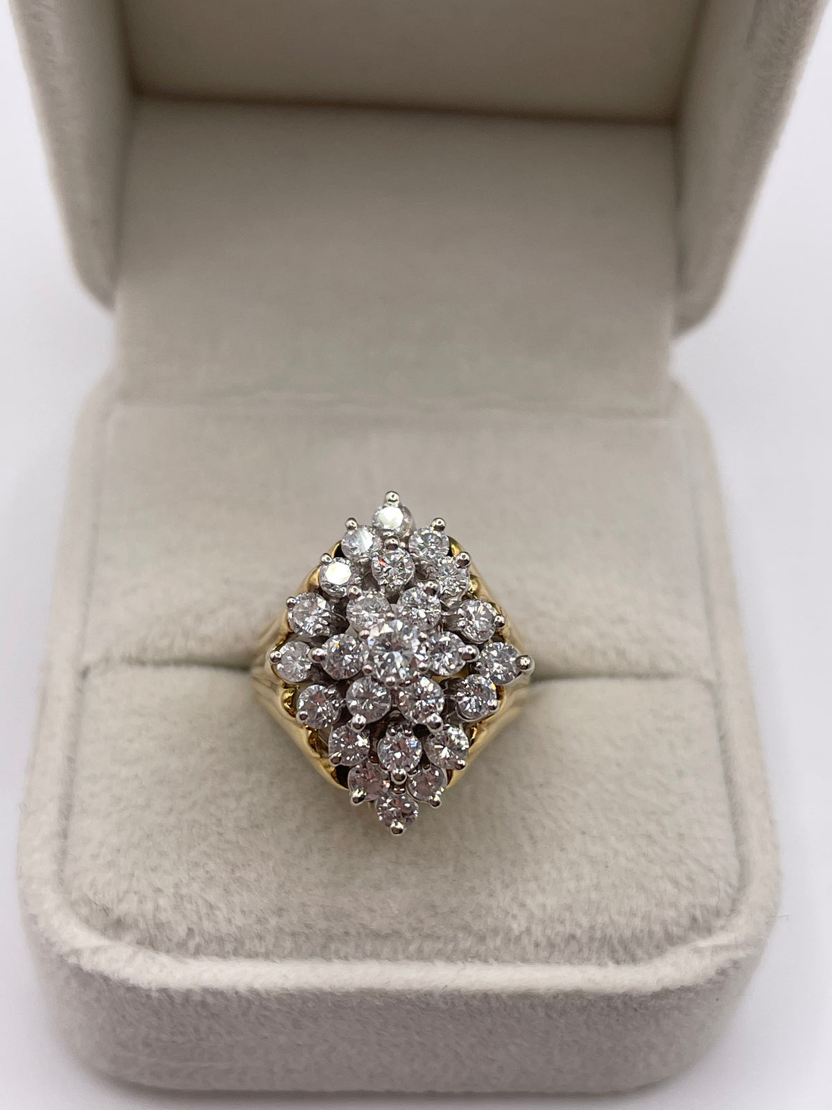 18ct gold diamond cluster ring