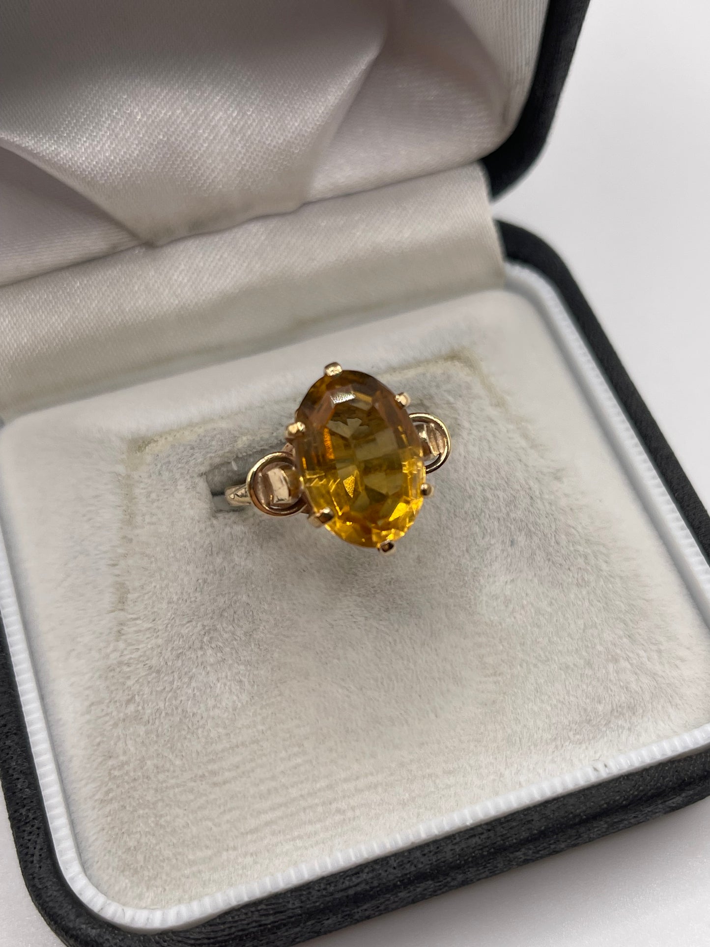 9ct gold citrine ring