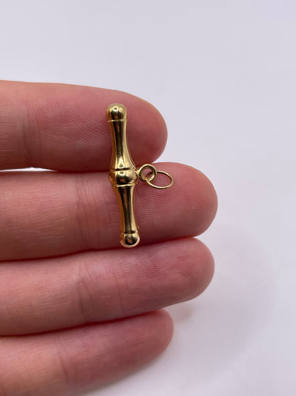 9ct gold t bar pendant