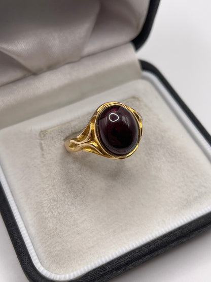 15ct rose gold cabochon garnet ring