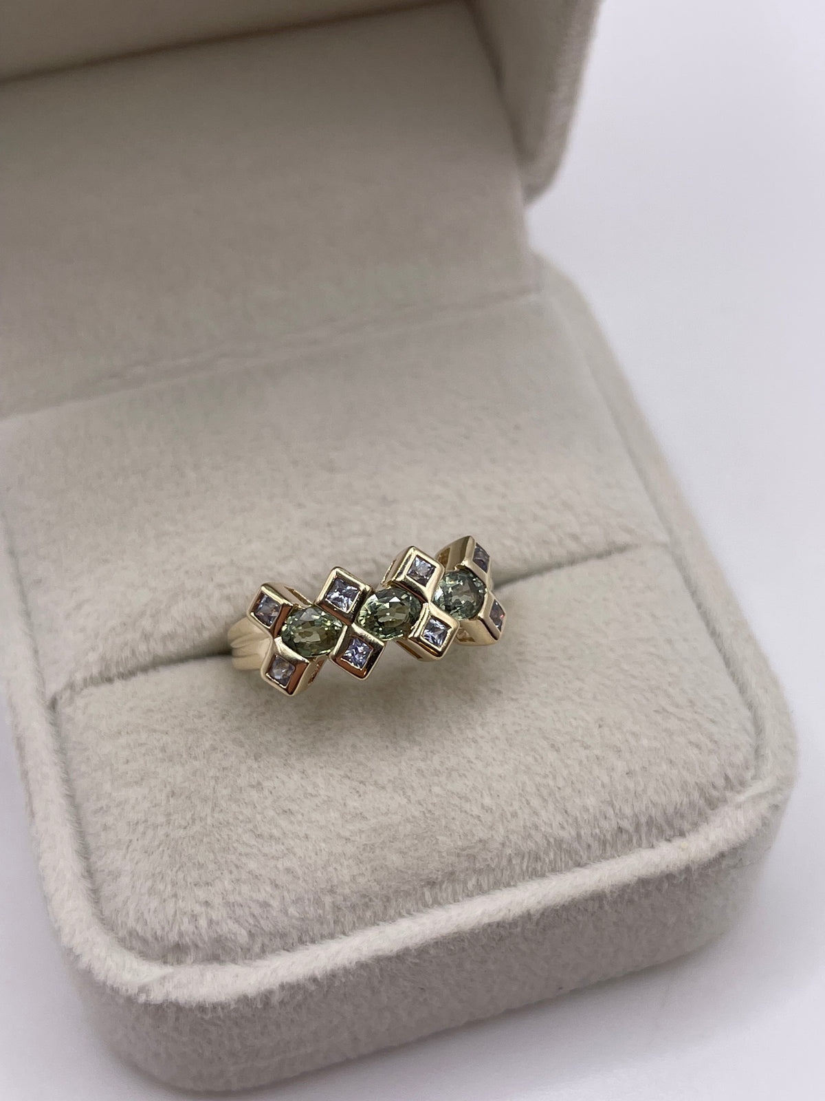 9ct gold sapphire cluster ring