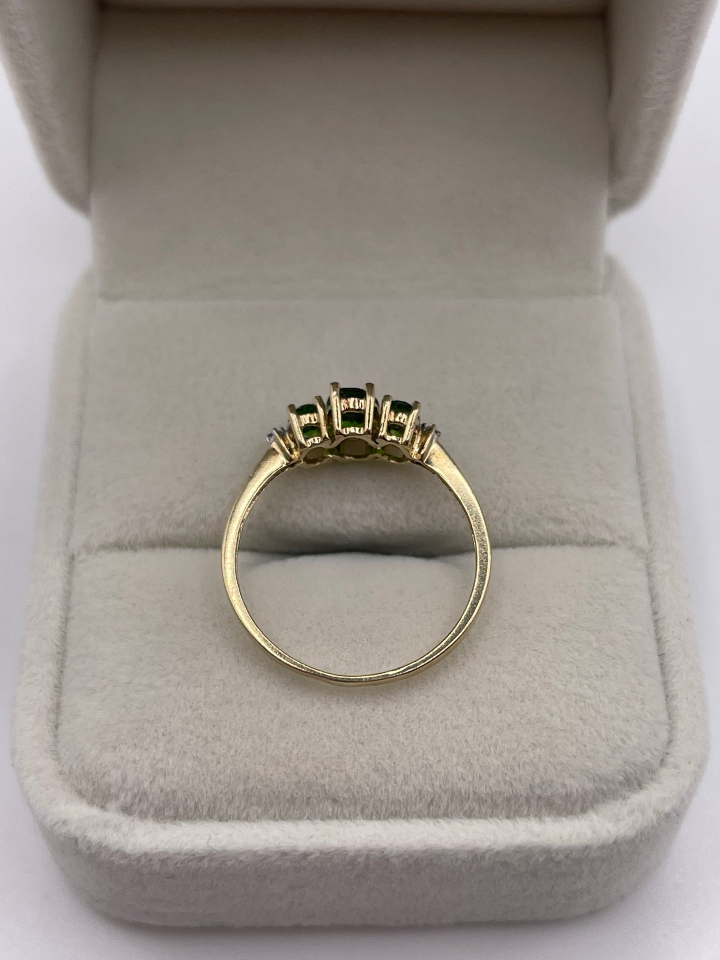 9ct gold diopside and diamond ring