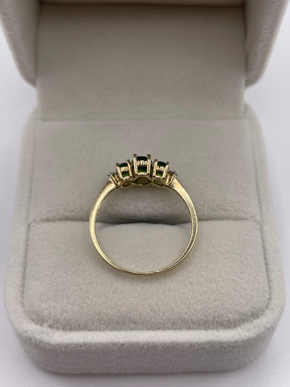 9ct gold diopside and diamond ring