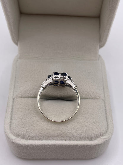 9ct white gold cabochon sapphire ring