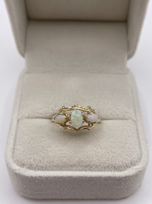 9ct gold opal ring