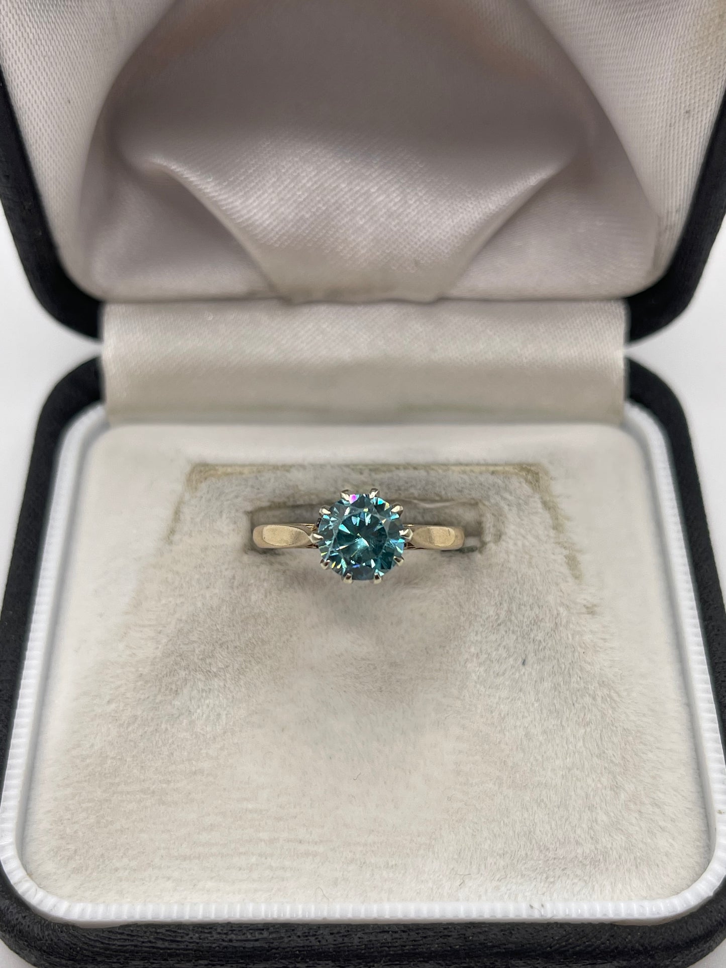 9ct gold blue zircon ring