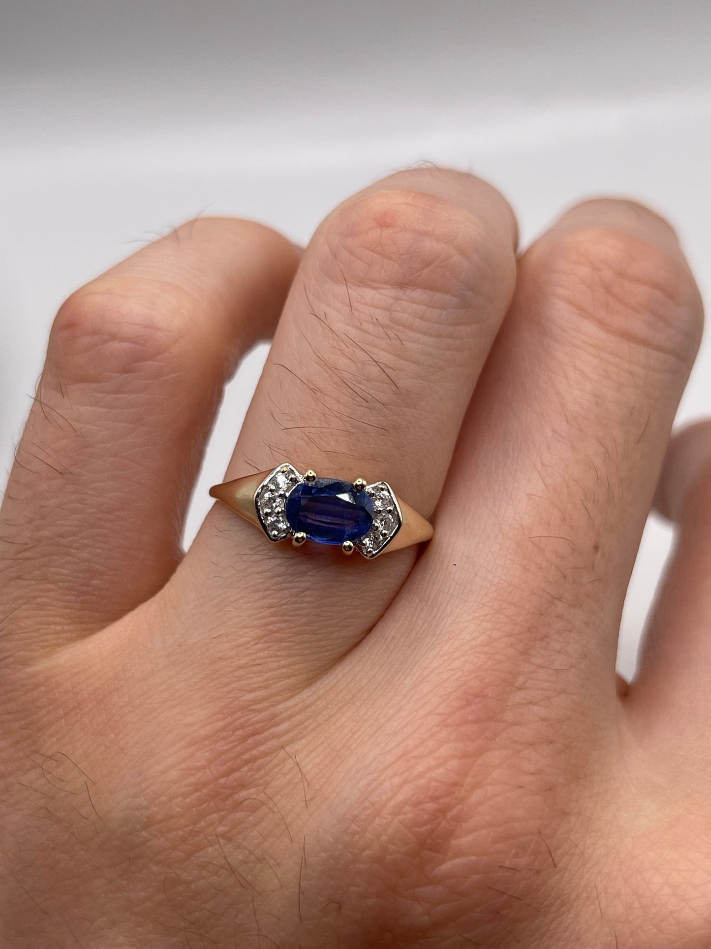 9ct gold kyanite and zircon ring