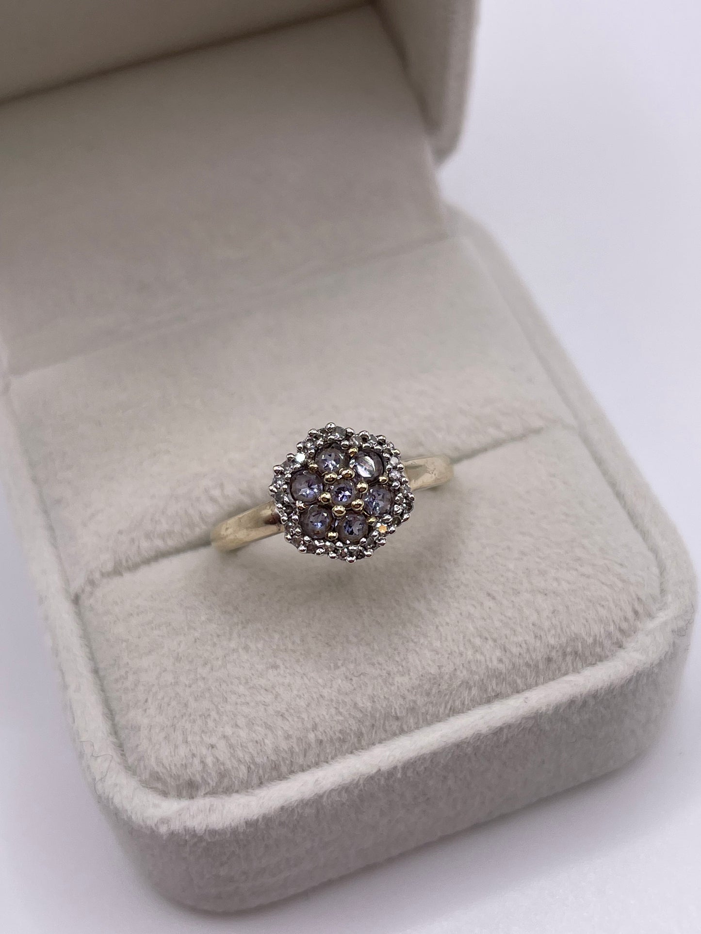 9ct gold tanzanite and diamond ring