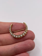 Load image into Gallery viewer, 9ct gold pearl crescent brooch
