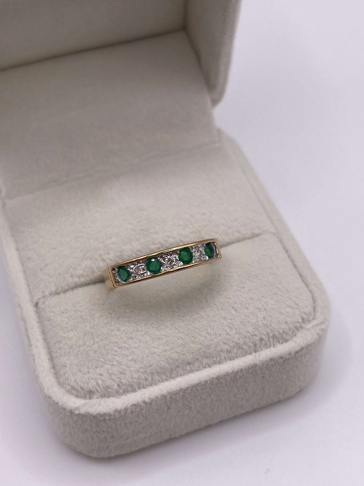9ct gold emerald and diamond ring