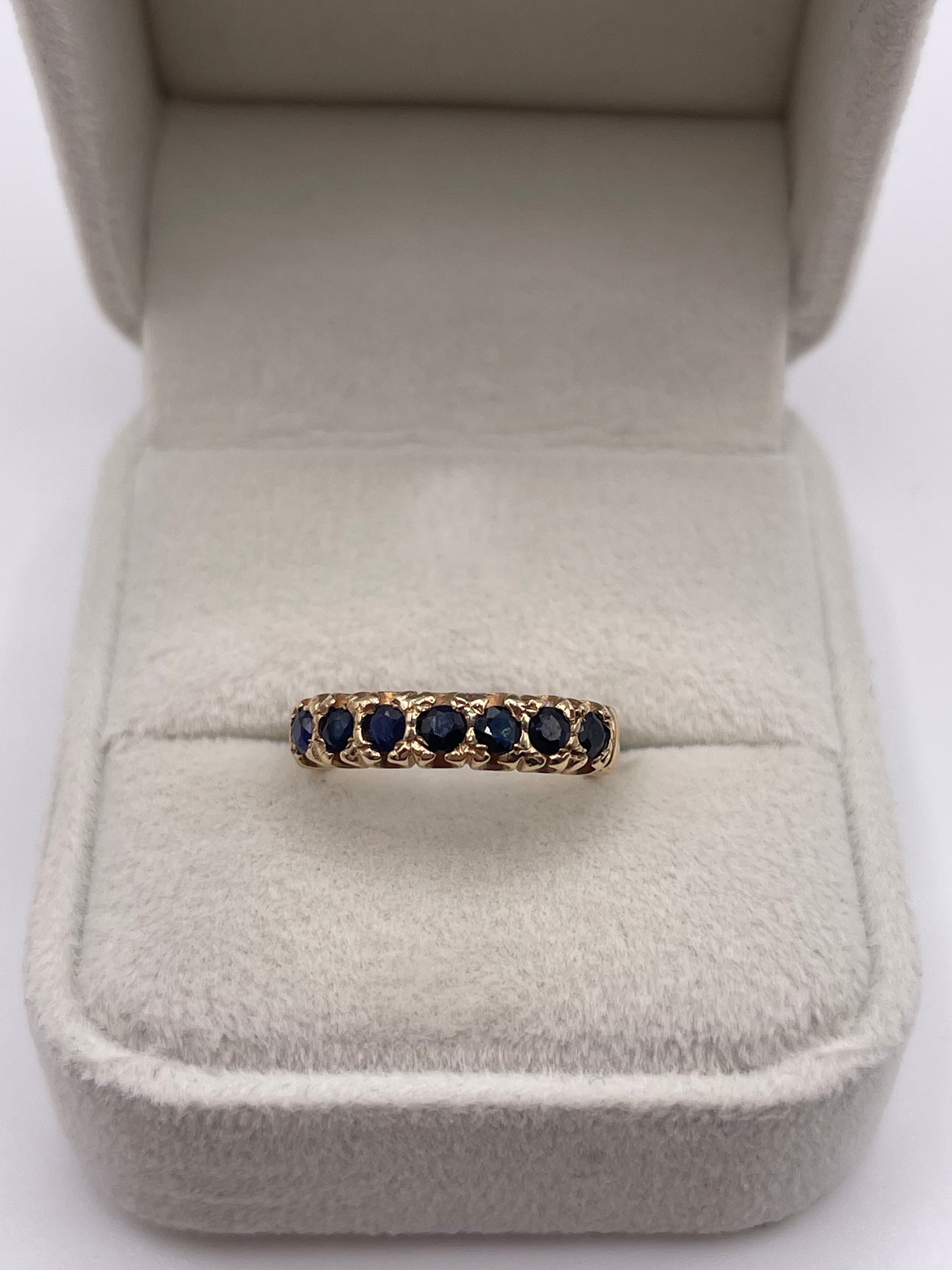 9ct gold sapphire ring