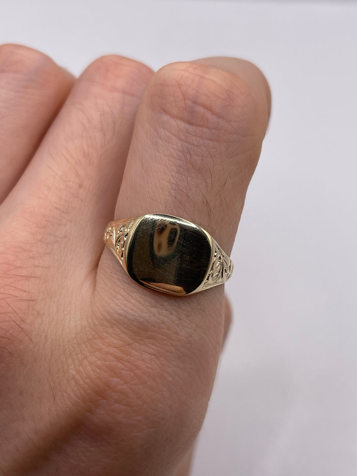 9ct gold signet ring