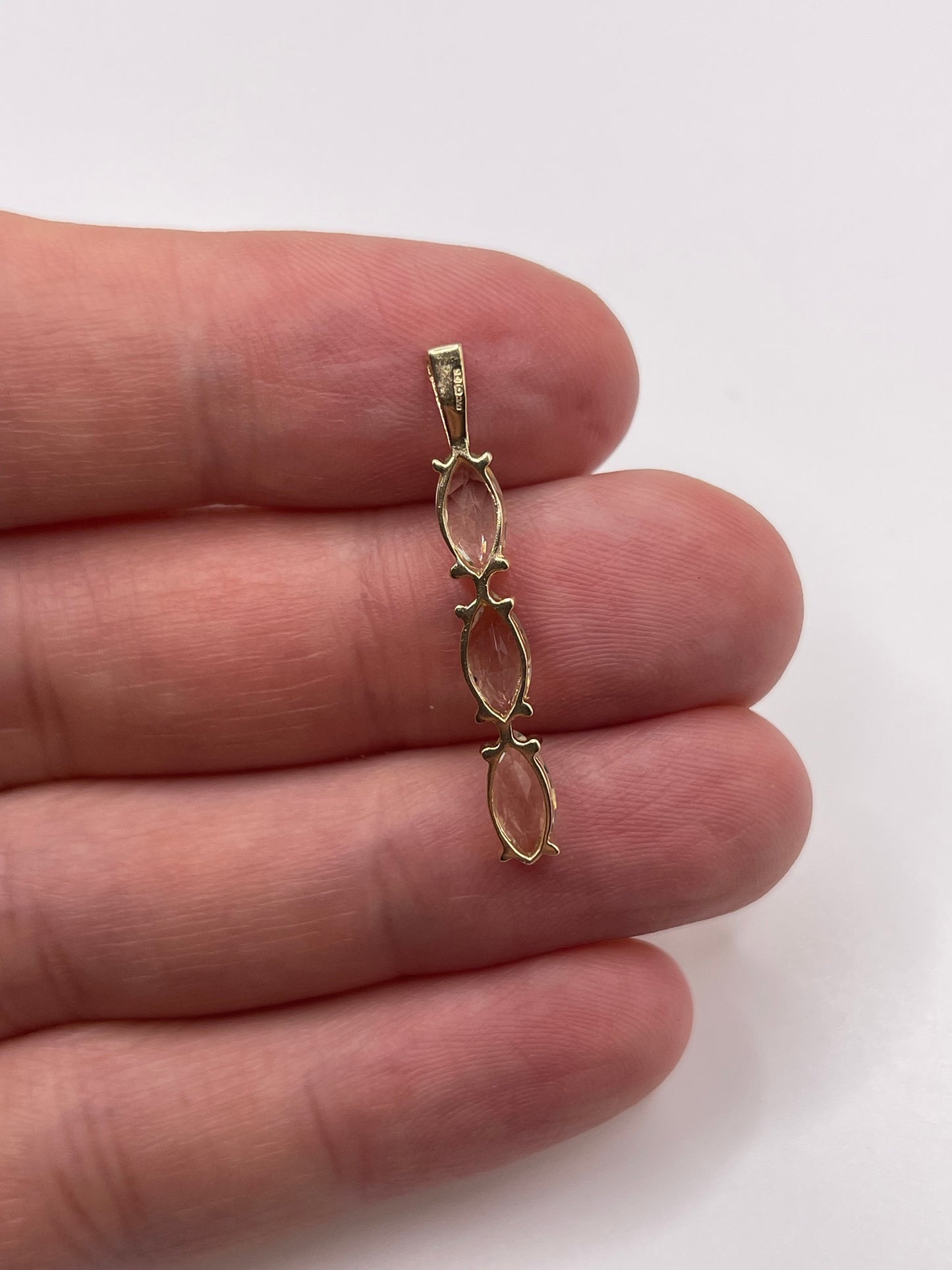 9ct gold quartz and diamond pendant