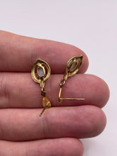 Load image into Gallery viewer, 9ct gold opal earrings
