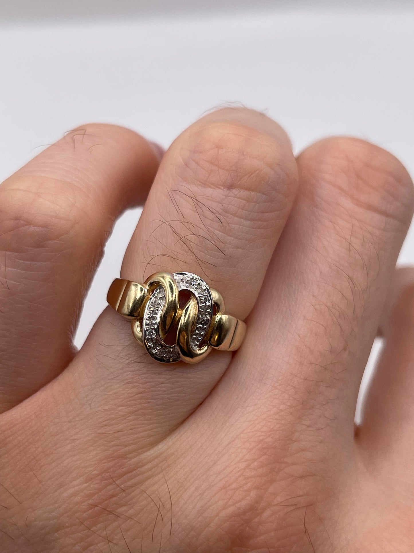 9ct gold diamond ring