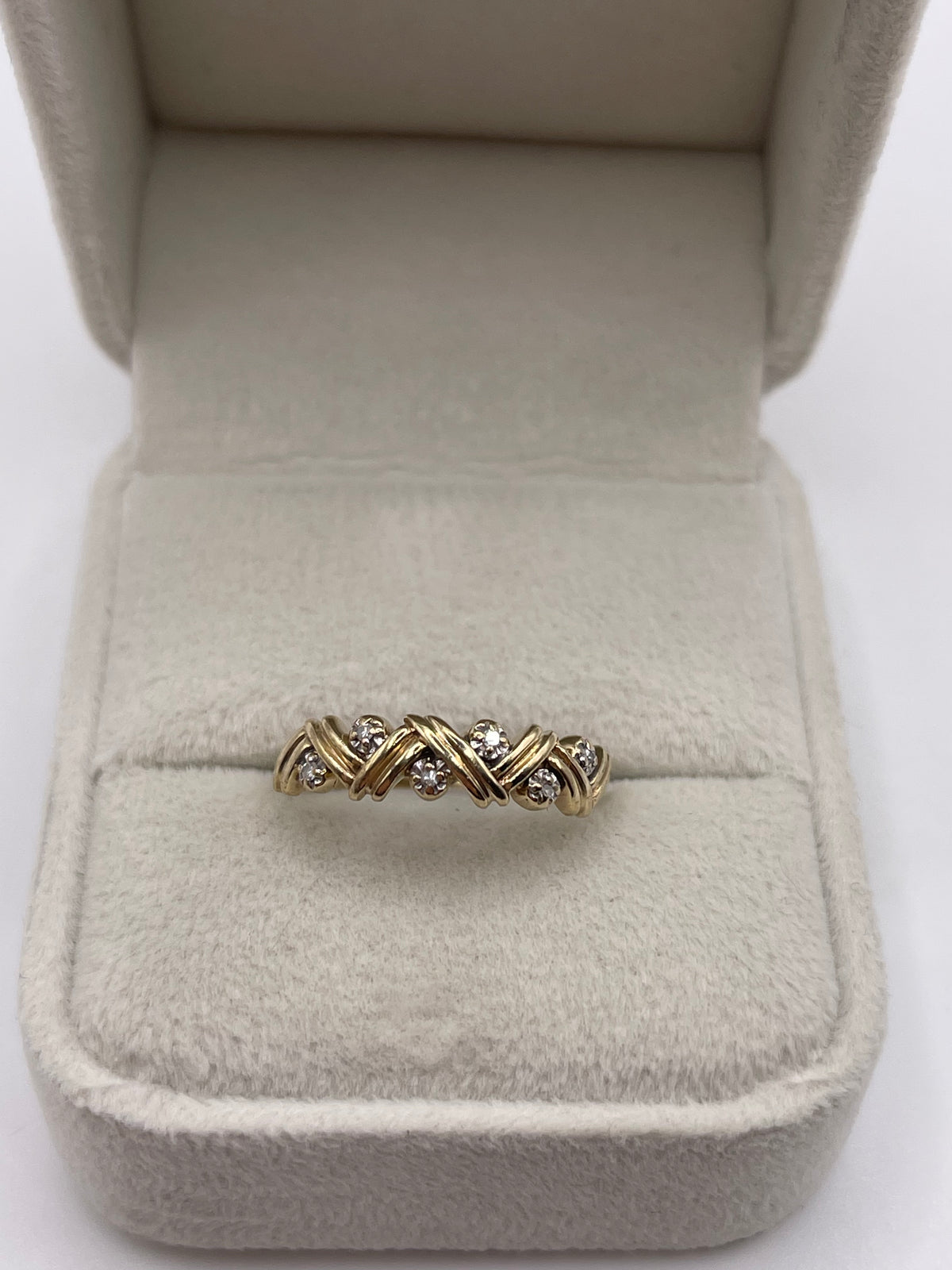 9ct gold diamond ring