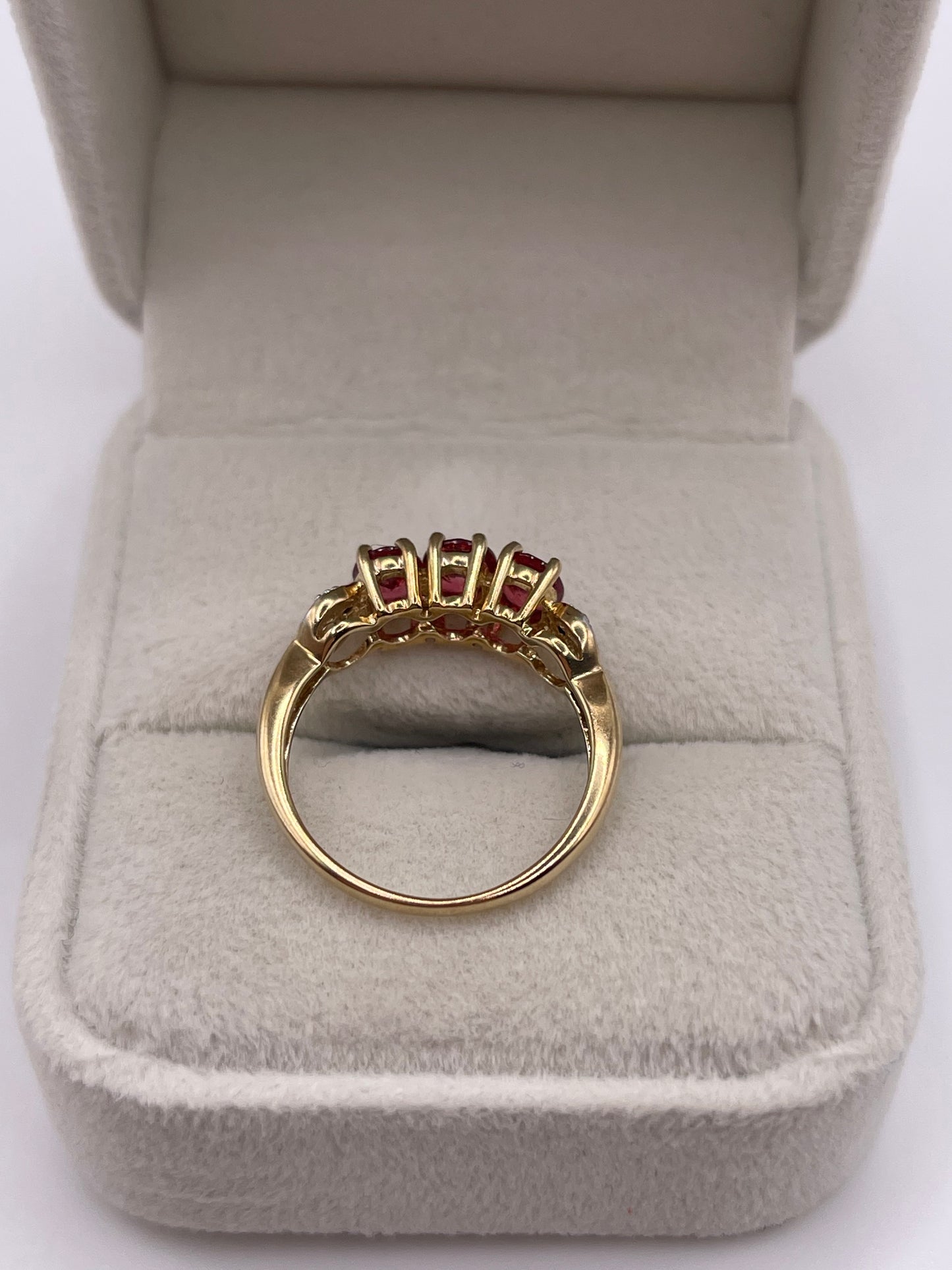 9ct gold spinel and diamond ring
