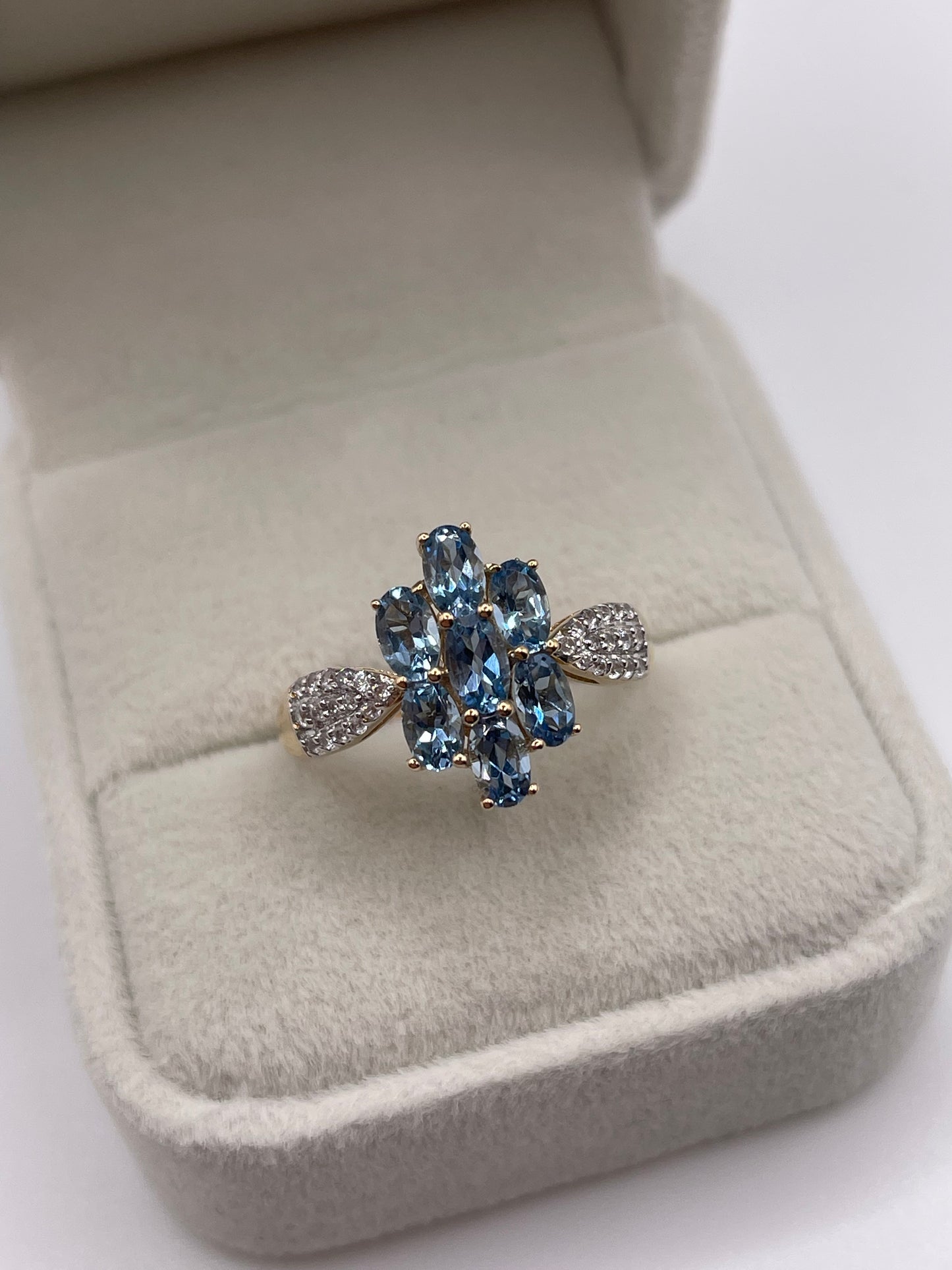 9ct gold topaz and diamond ring