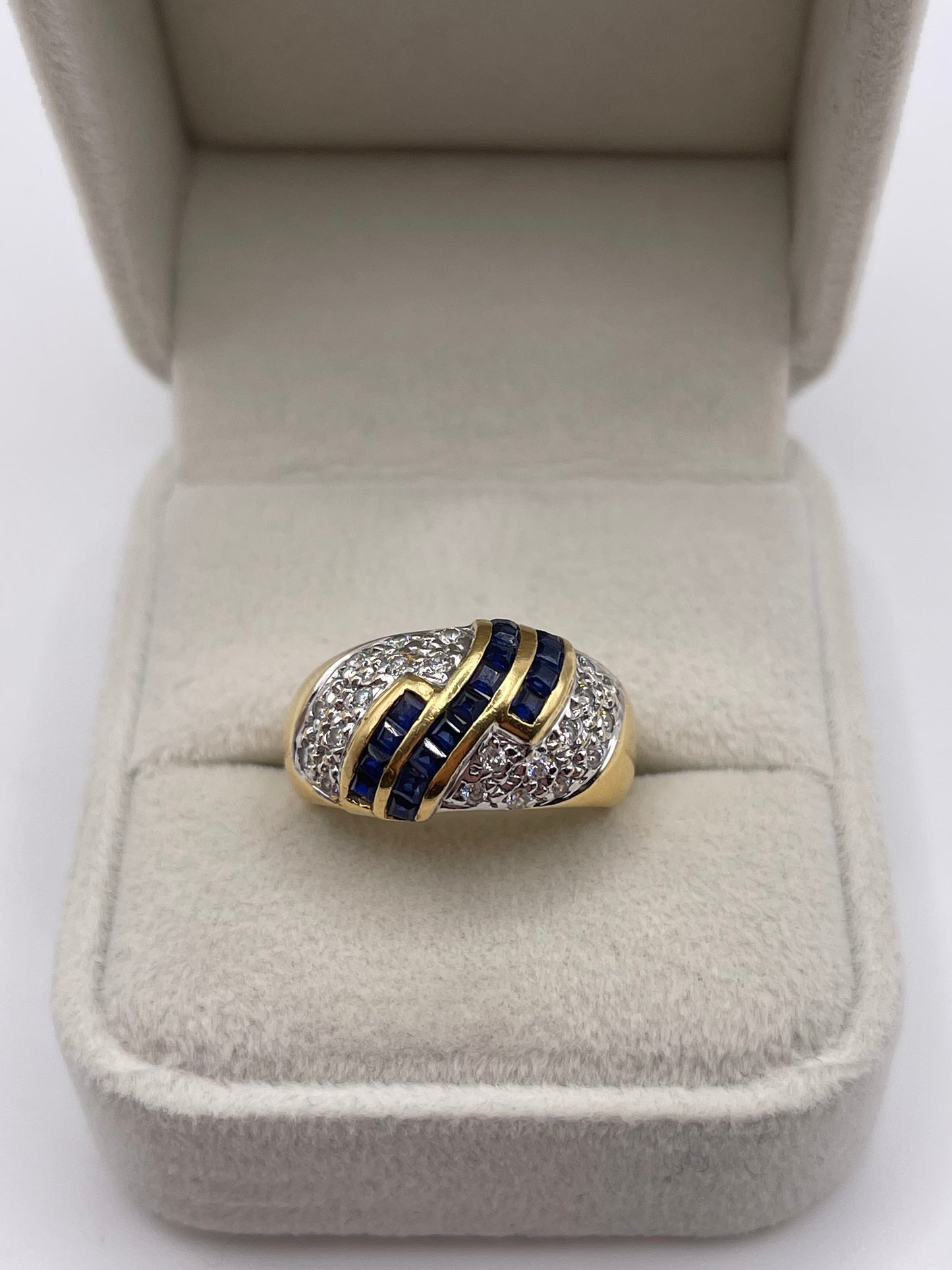 18ct gold sapphire and diamond ring