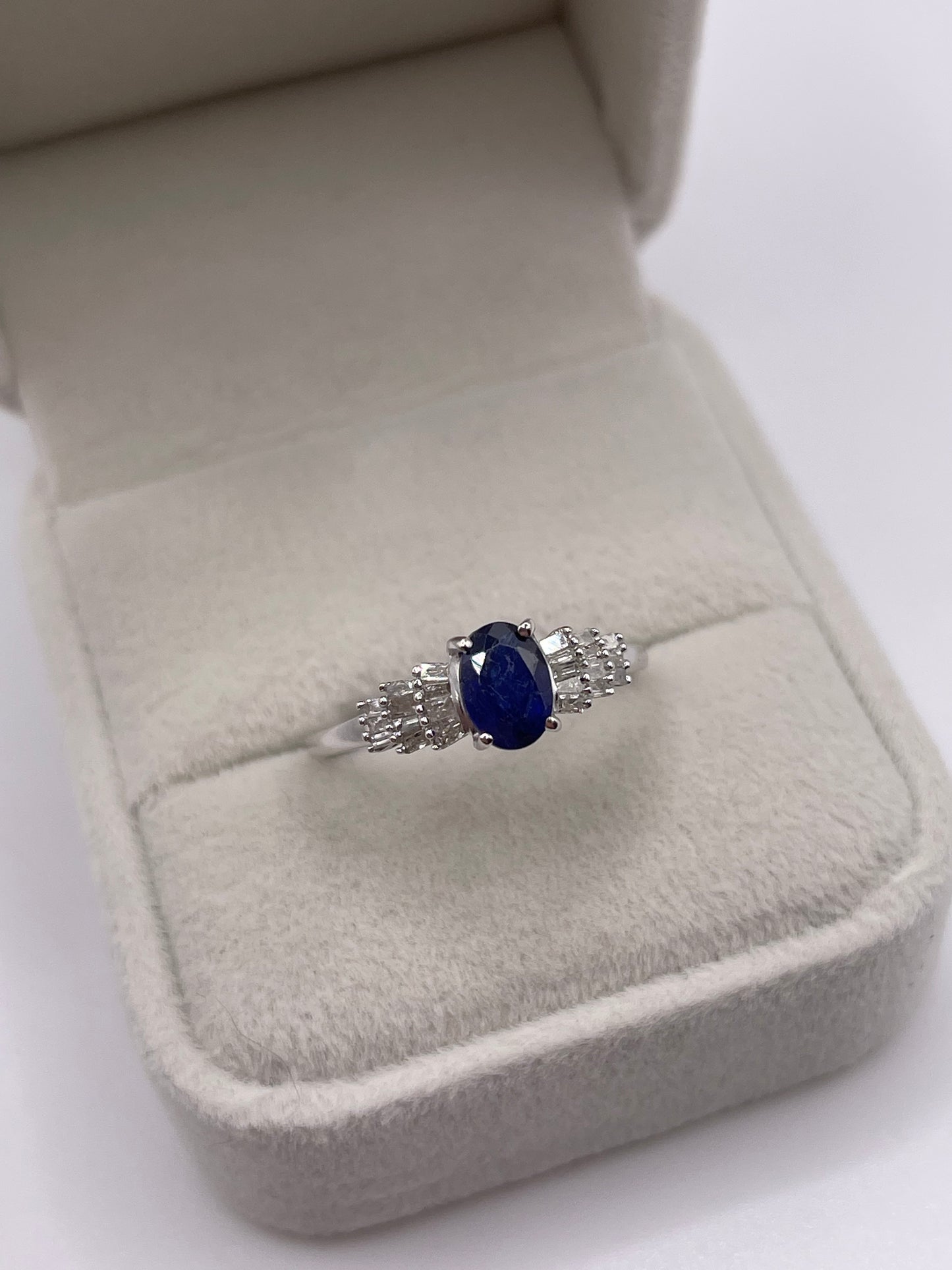 9ct white gold sapphire and diamond ring