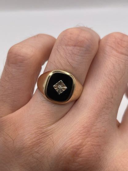 9ct gold onyx and diamond signet ring