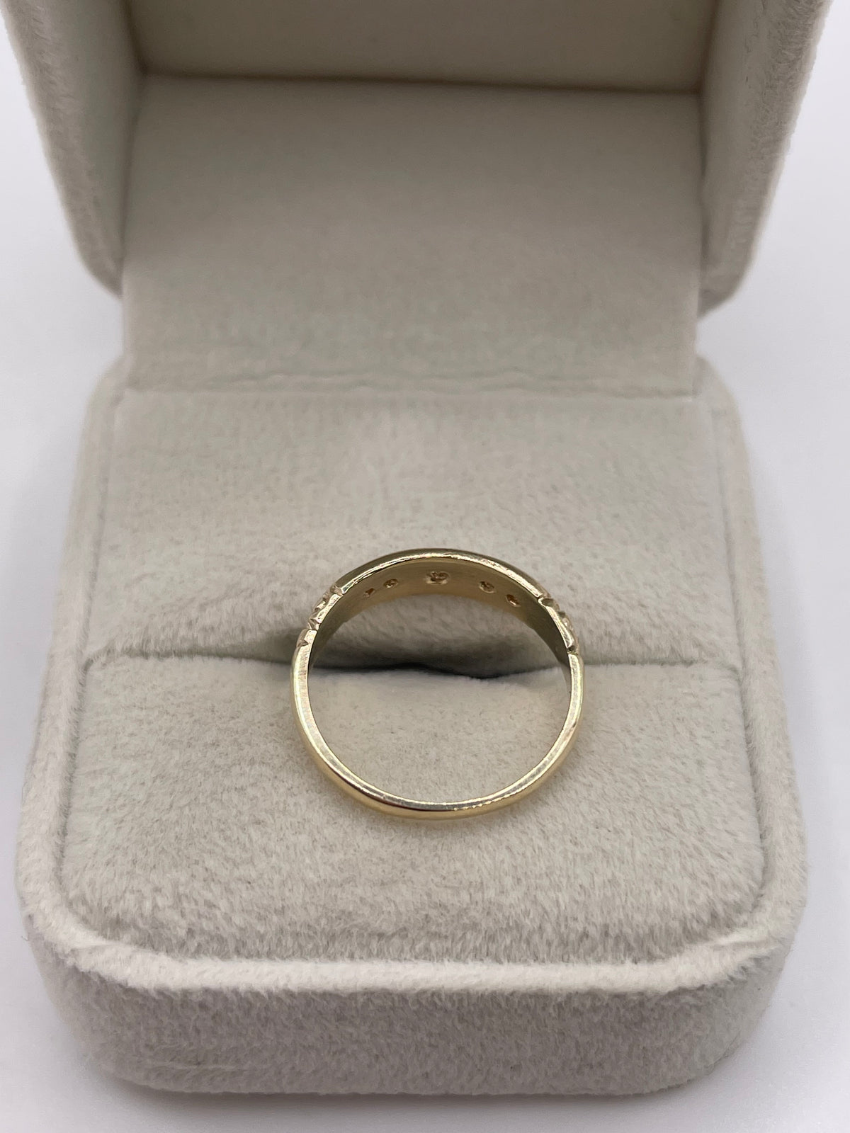 9ct gold diamond gypsy ring