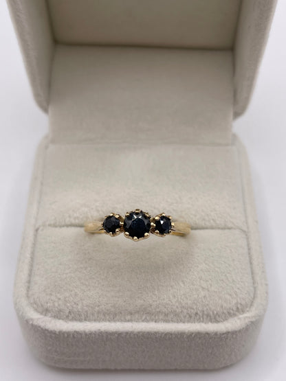 9ct gold sapphire ring