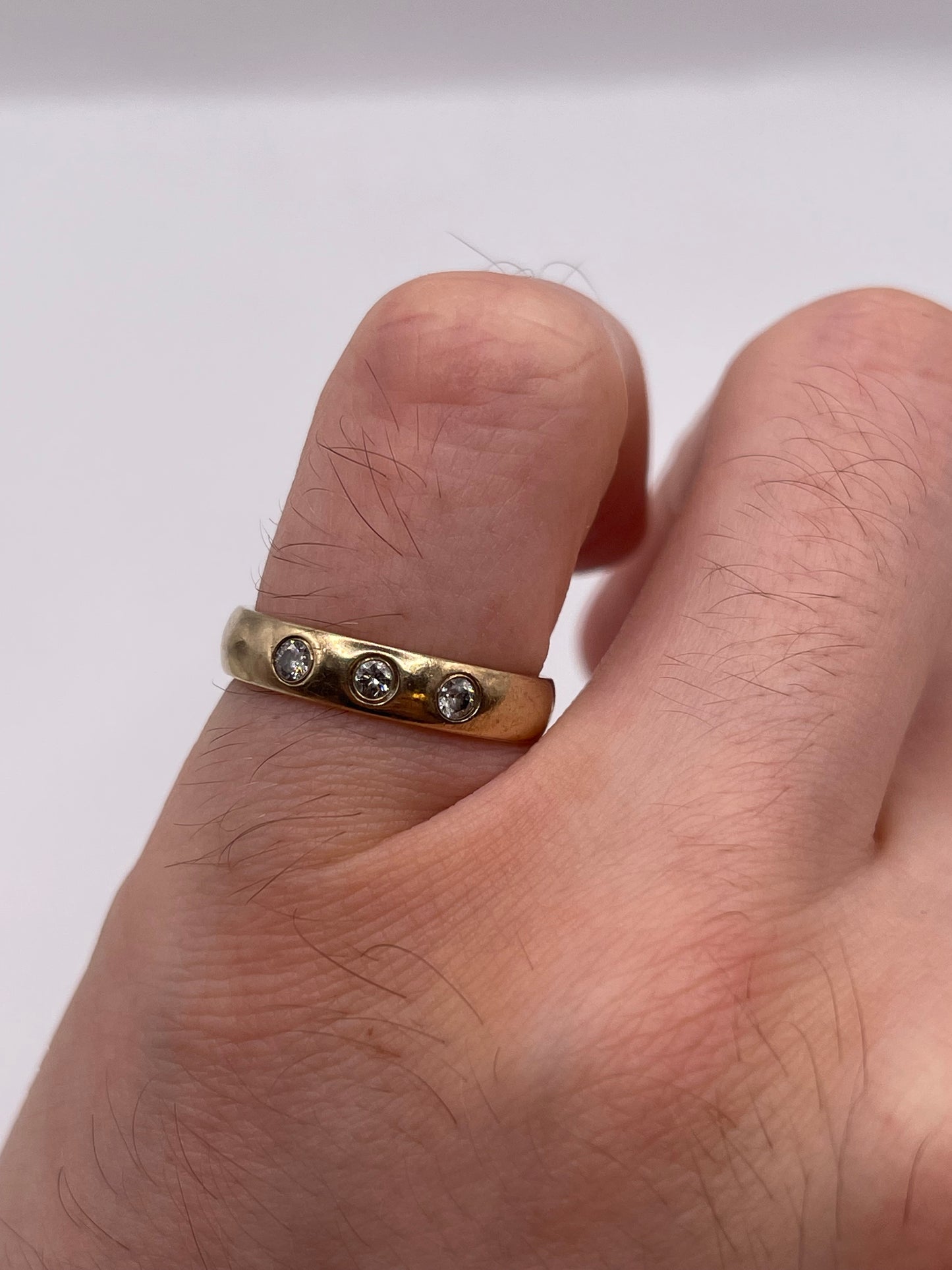9ct gold diamond ring