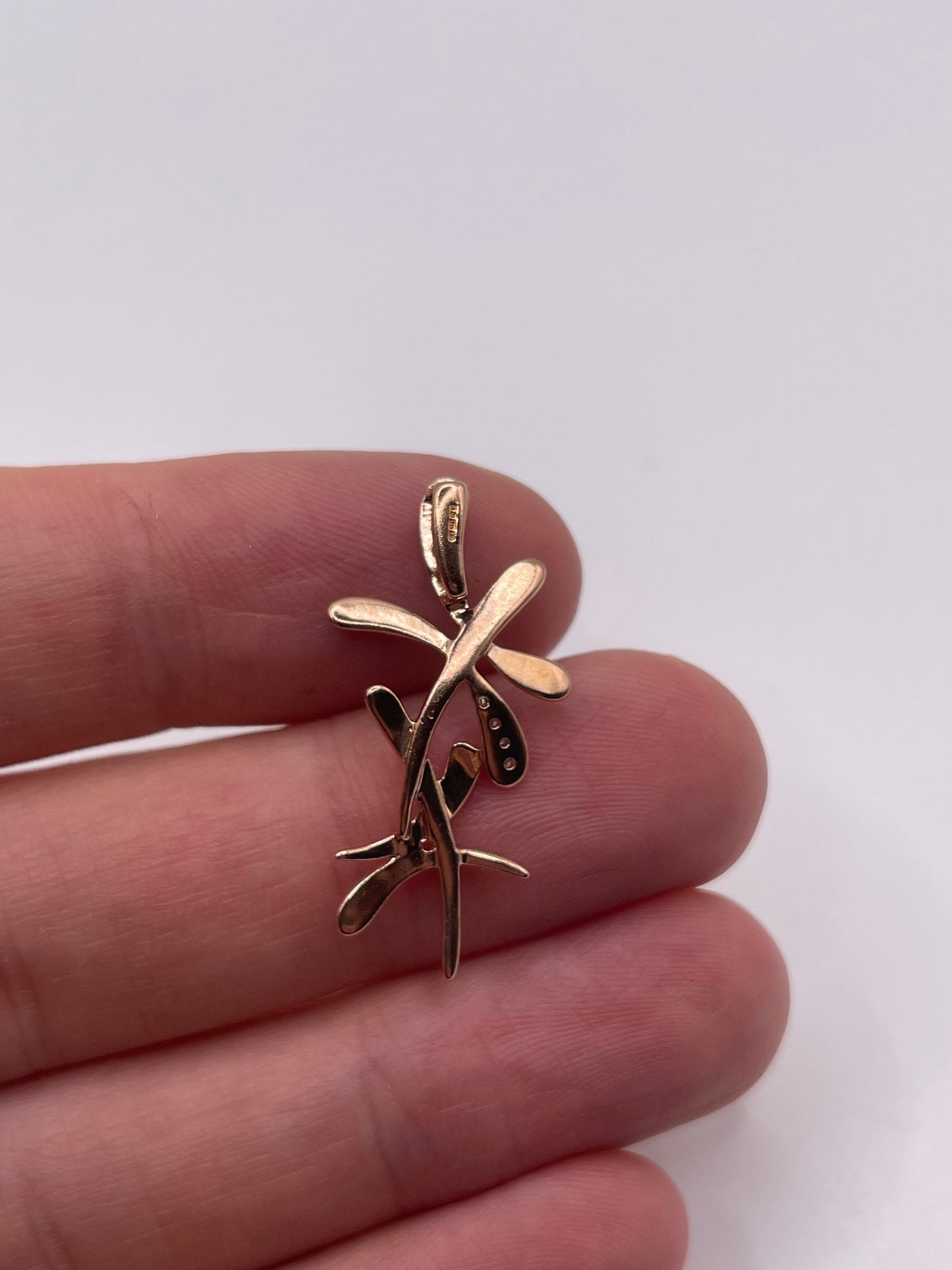 9ct rose gold diamond pendant