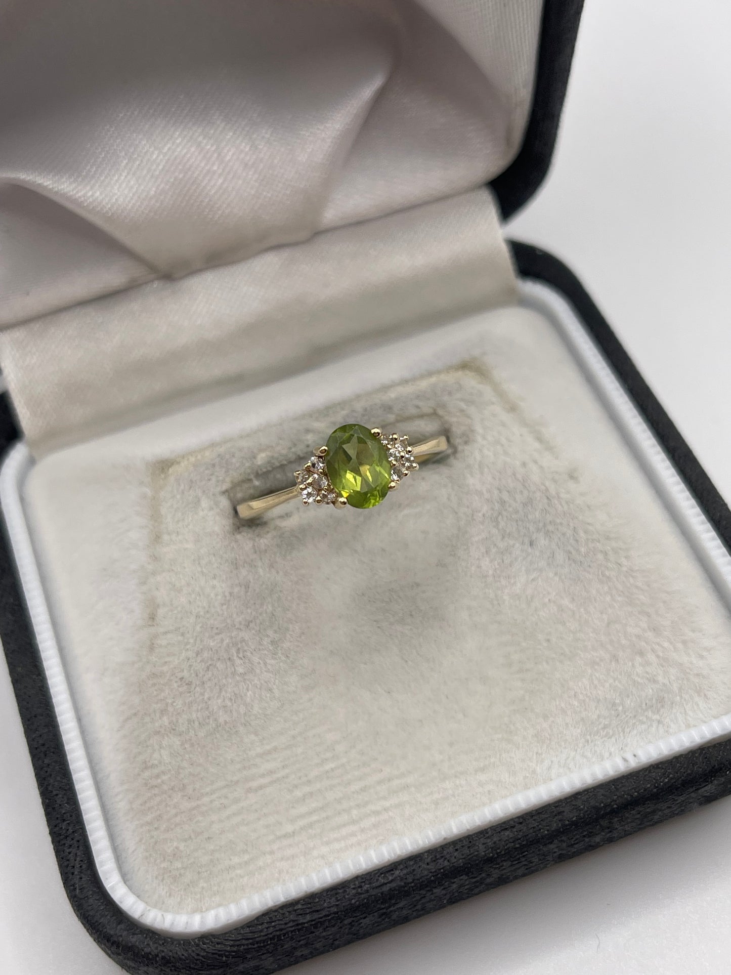 9ct gold quartz and zircon ring