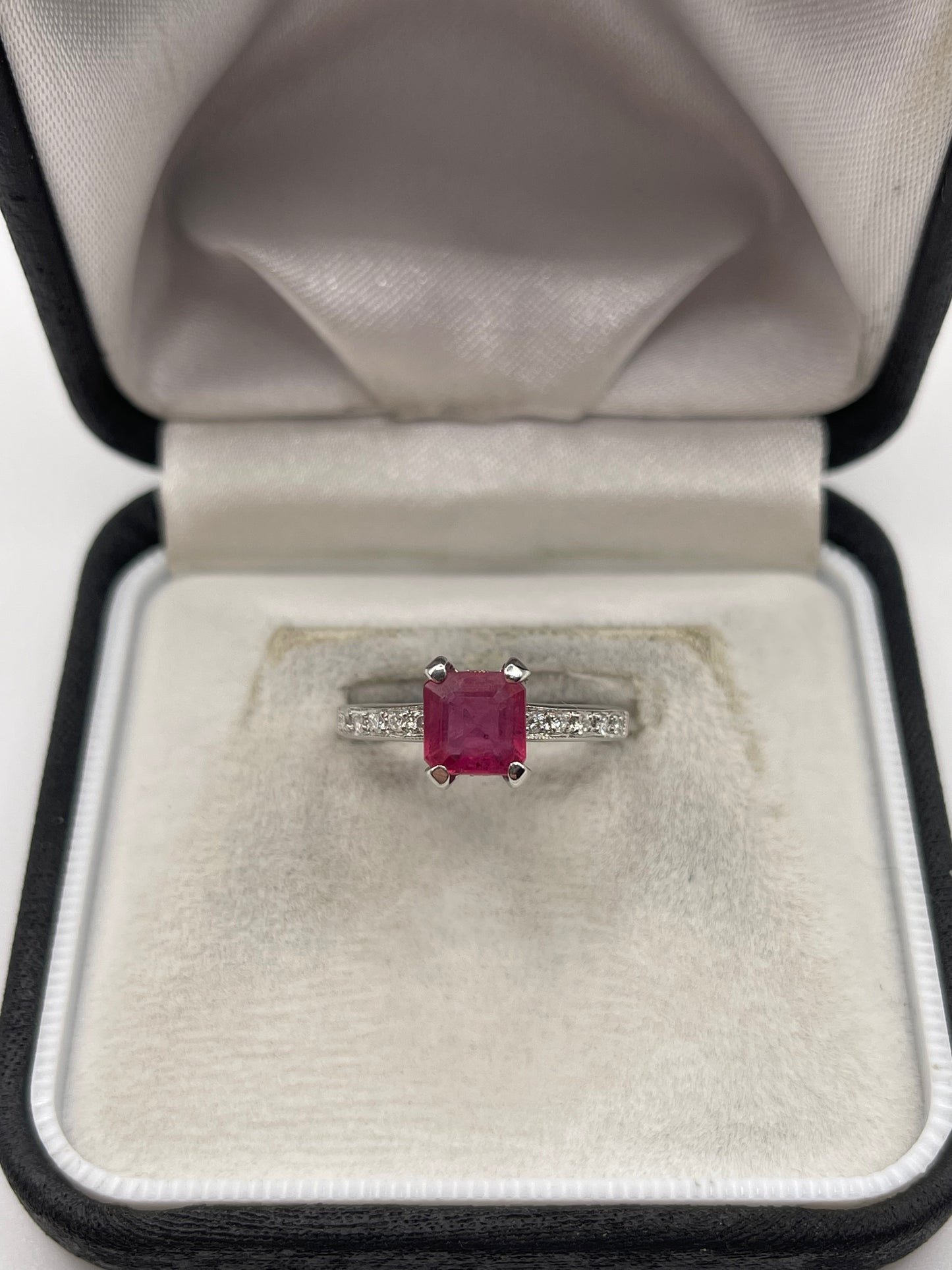18ct white gold ruby and diamond ring