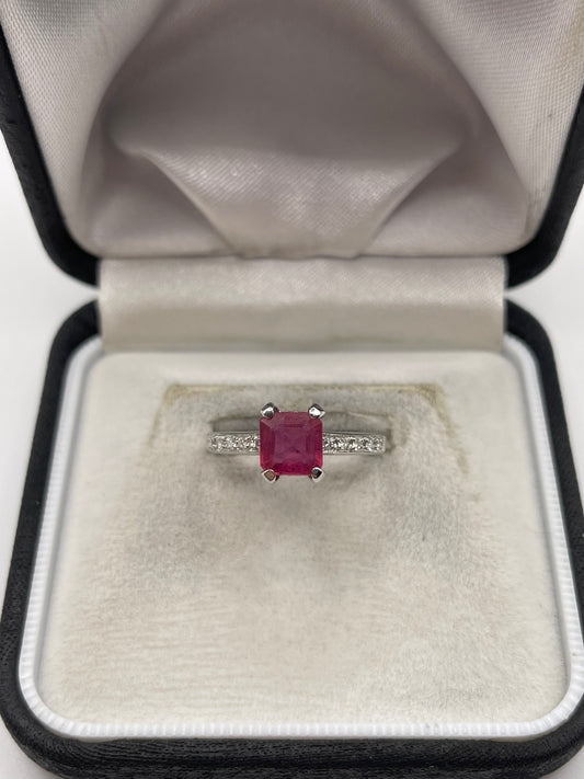 18ct white gold ruby and diamond ring