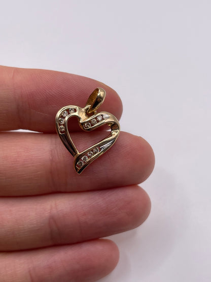 9ct gold diamond heart pendant