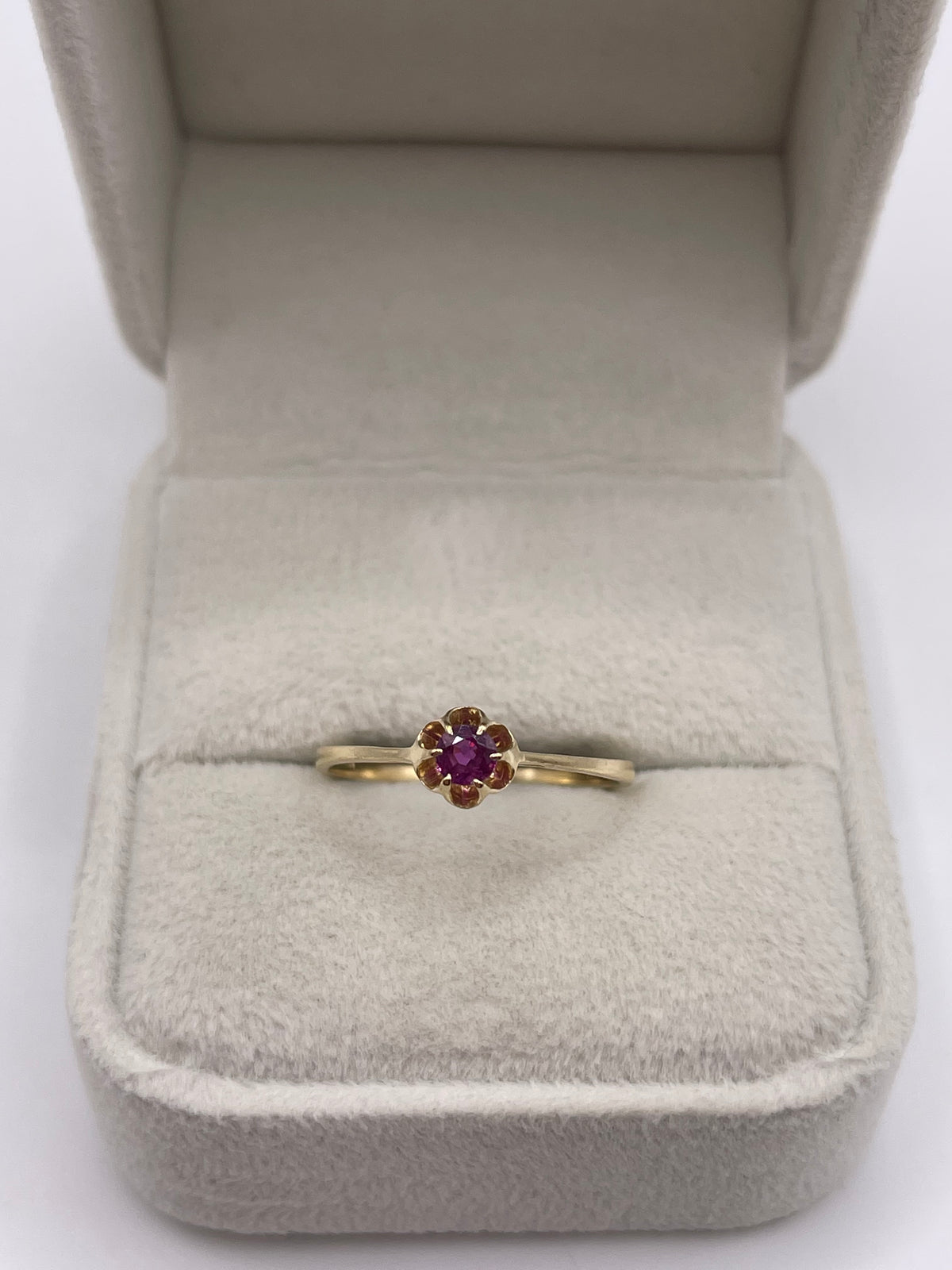 9ct gold ruby ring