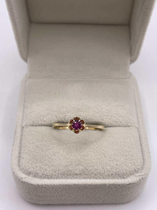 9ct gold ruby ring