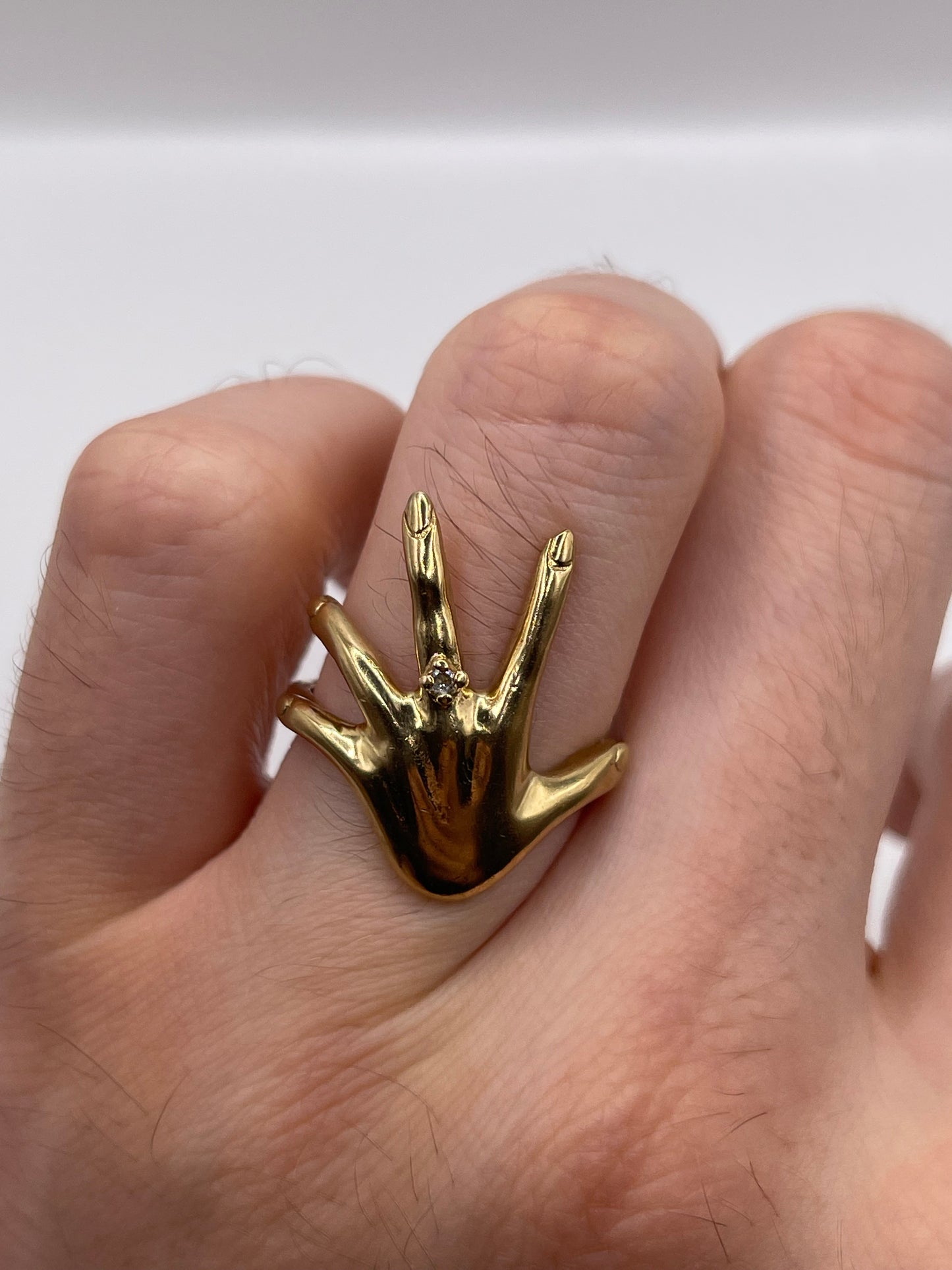 9ct gold cz hand ring