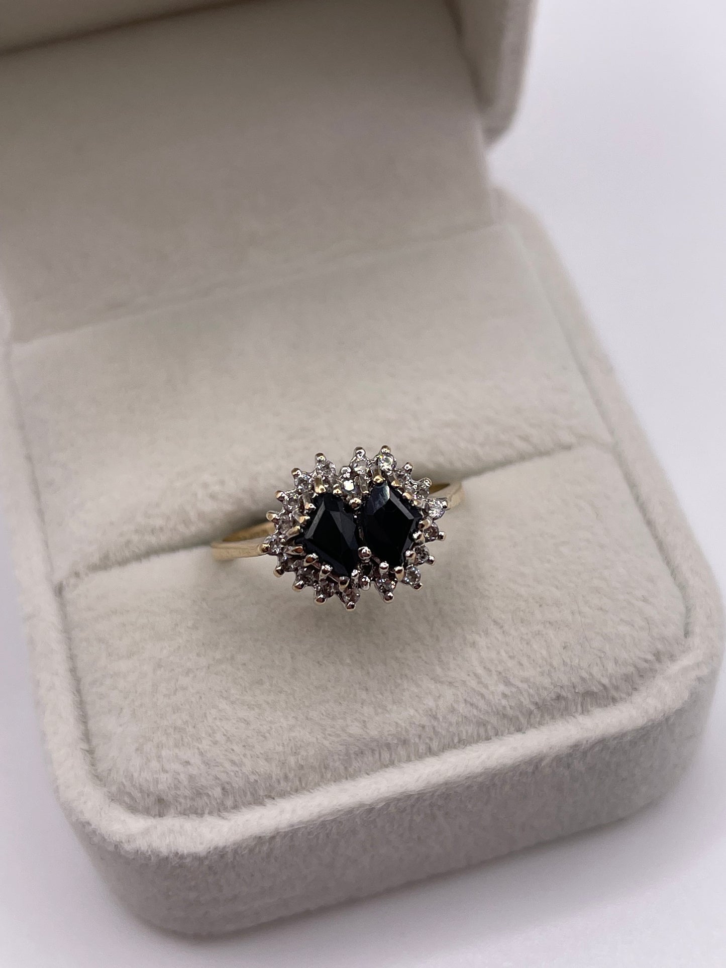 9ct gold sapphire and diamond ring