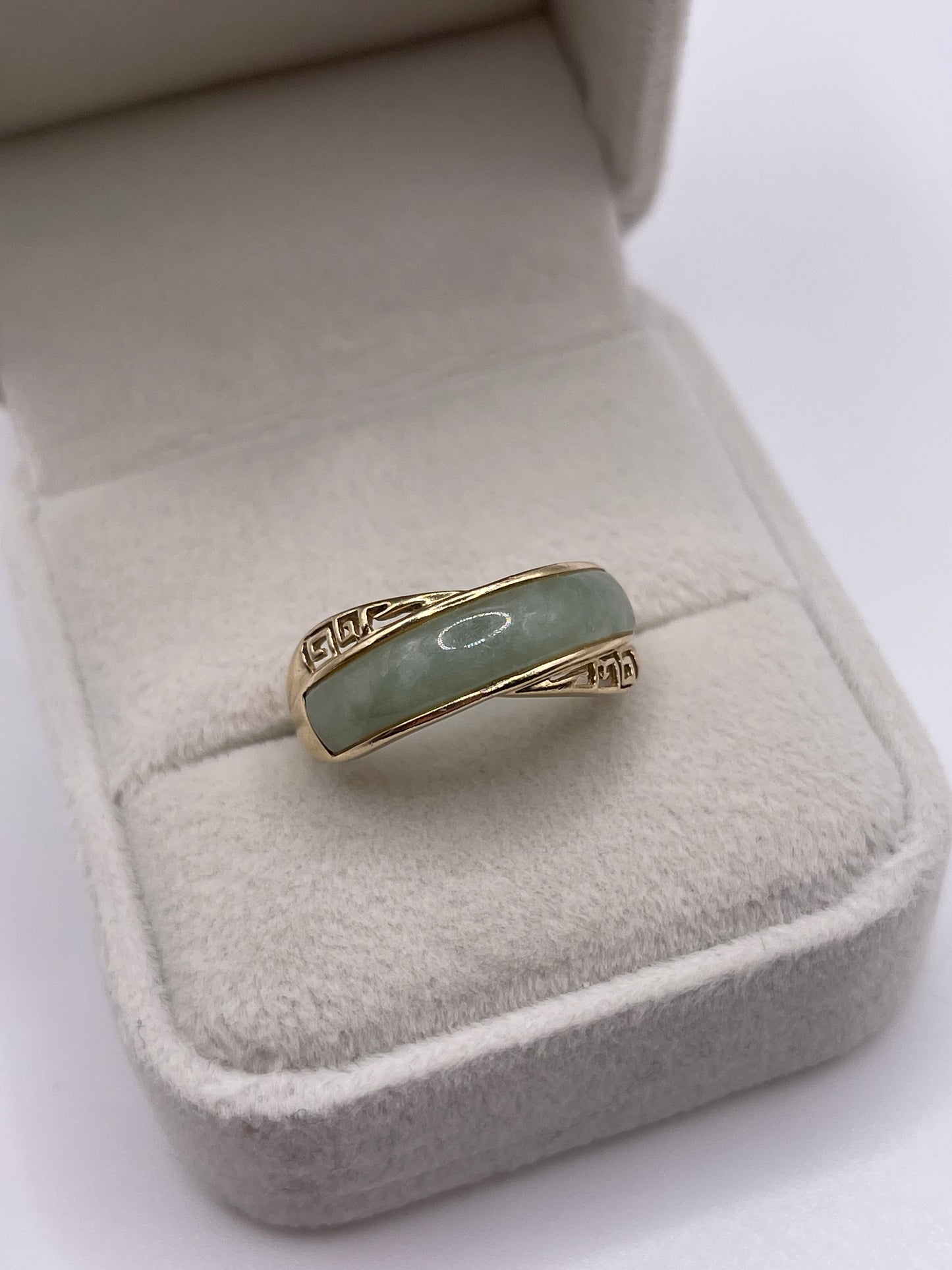9ct gold jade ring