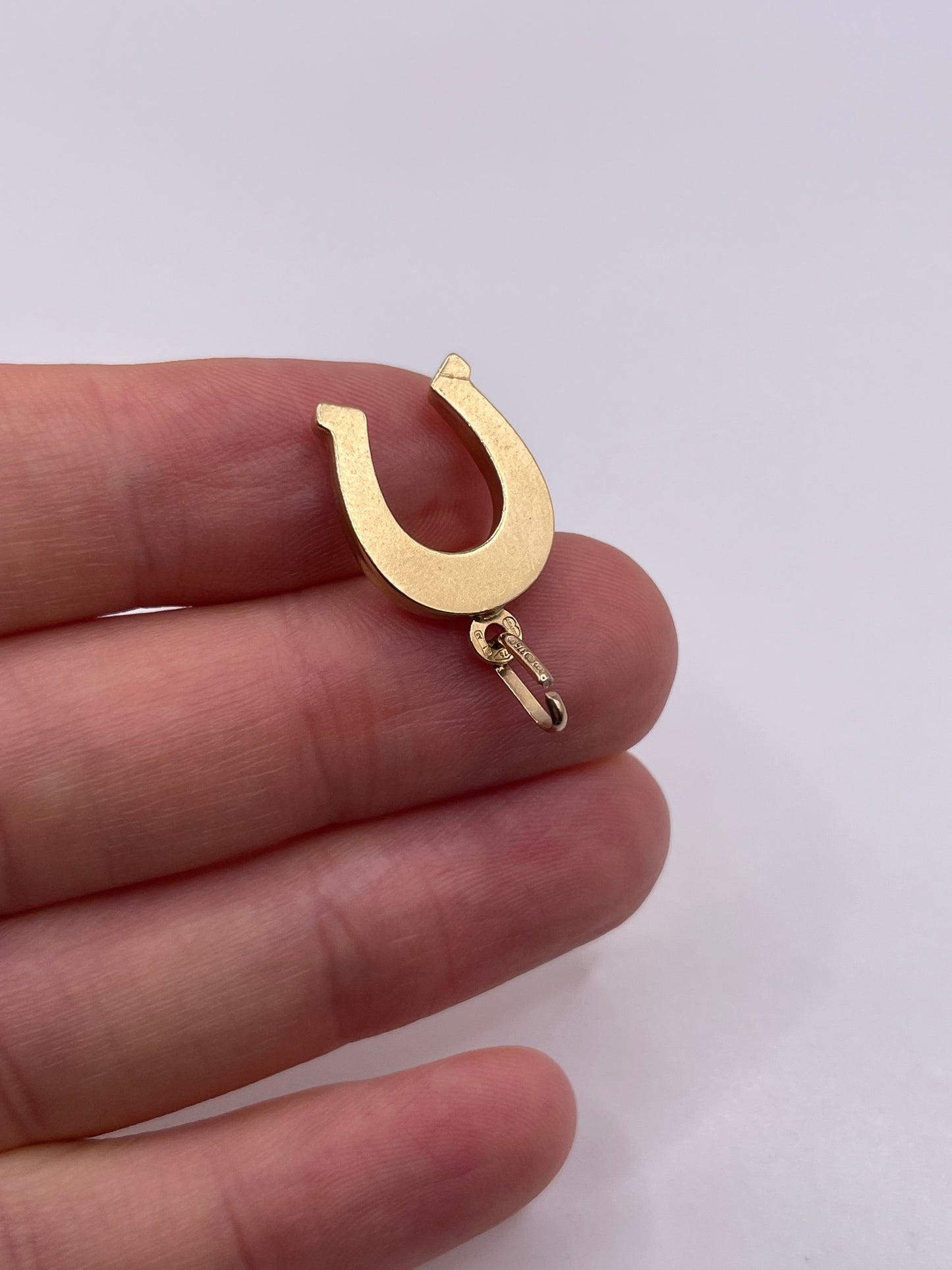 9ct gold horseshoe charm
