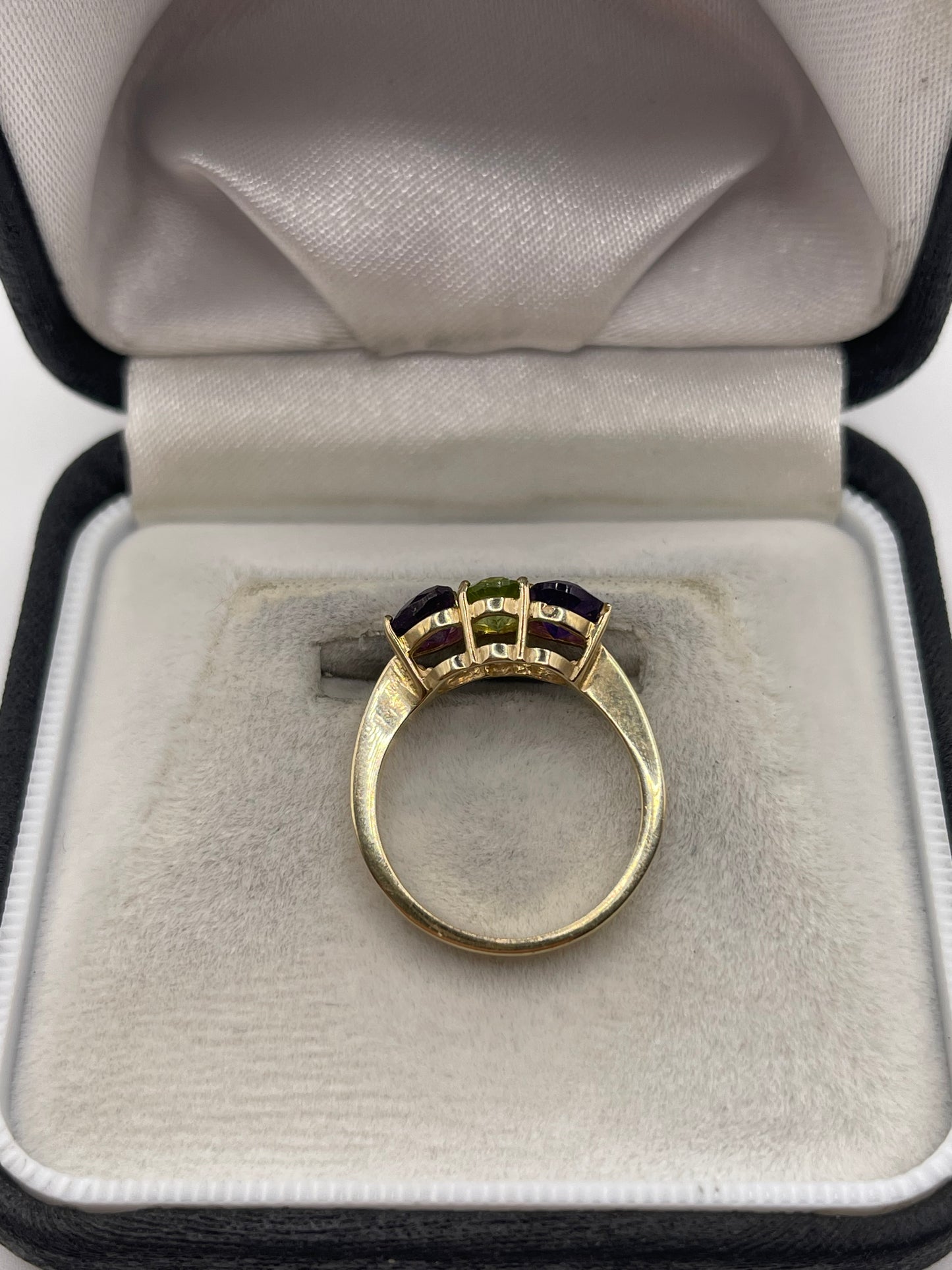 9ct gold peridot and amethyst ring