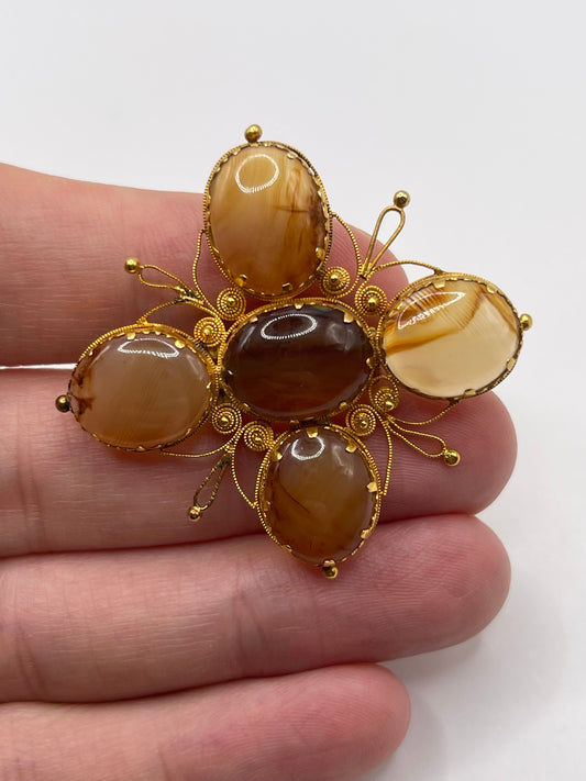 Antique 18ct gold agate brooch