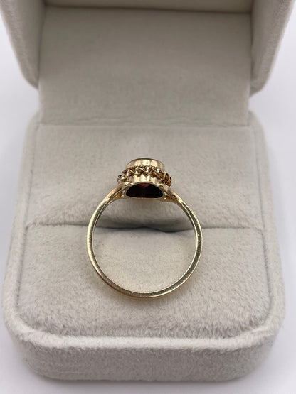9ct gold garnet ring