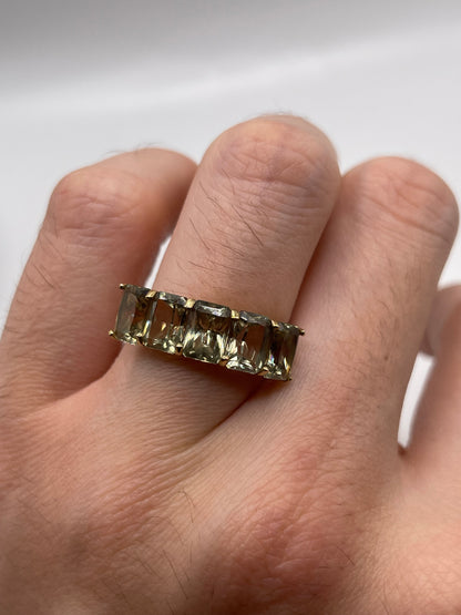 9ct gold quartz ring
