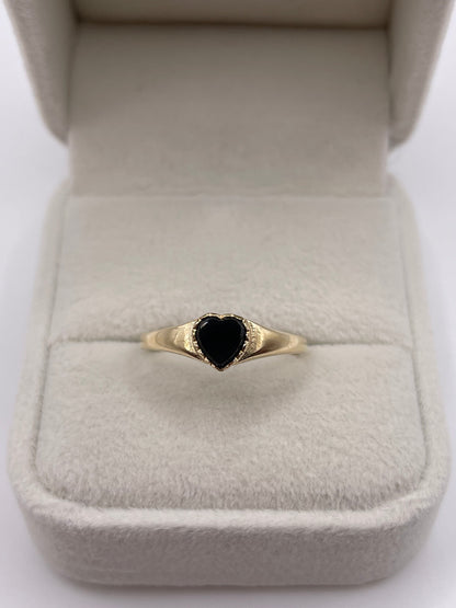 9ct gold heart onyx ring