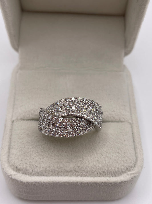 18ct white gold diamond cluster ring