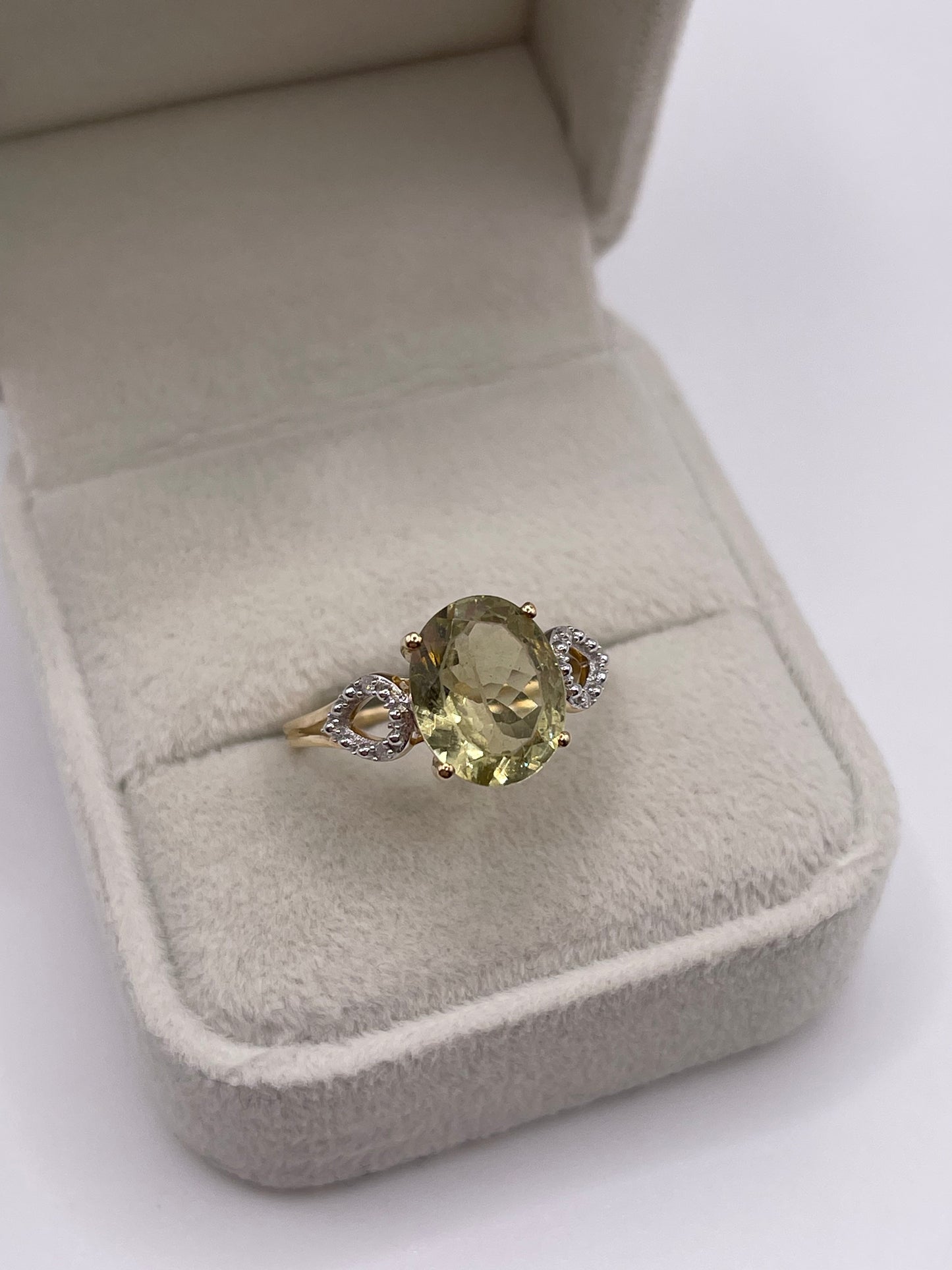 9ct gold quartz and diamond ring
