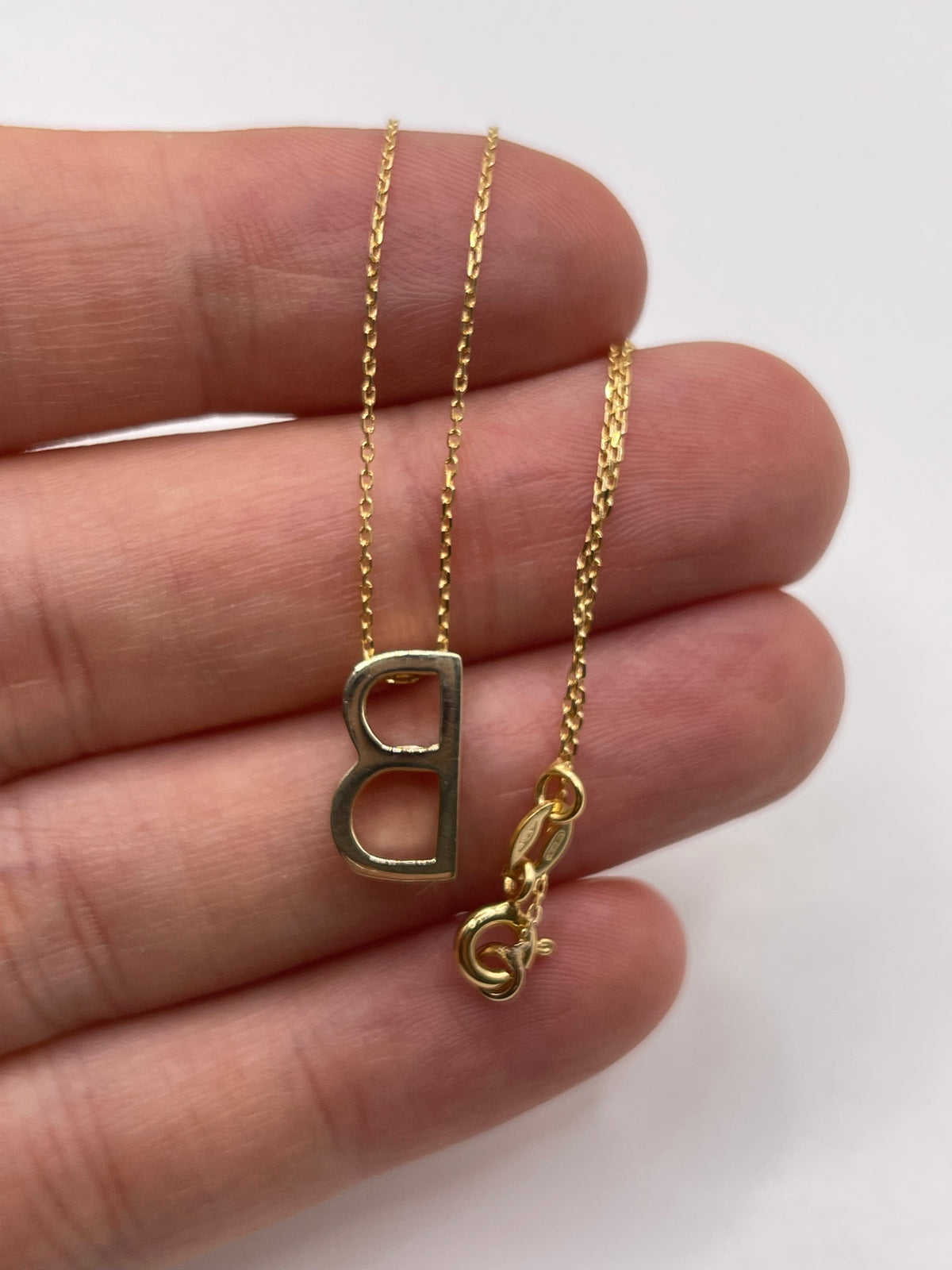 9ct gold initial B necklace