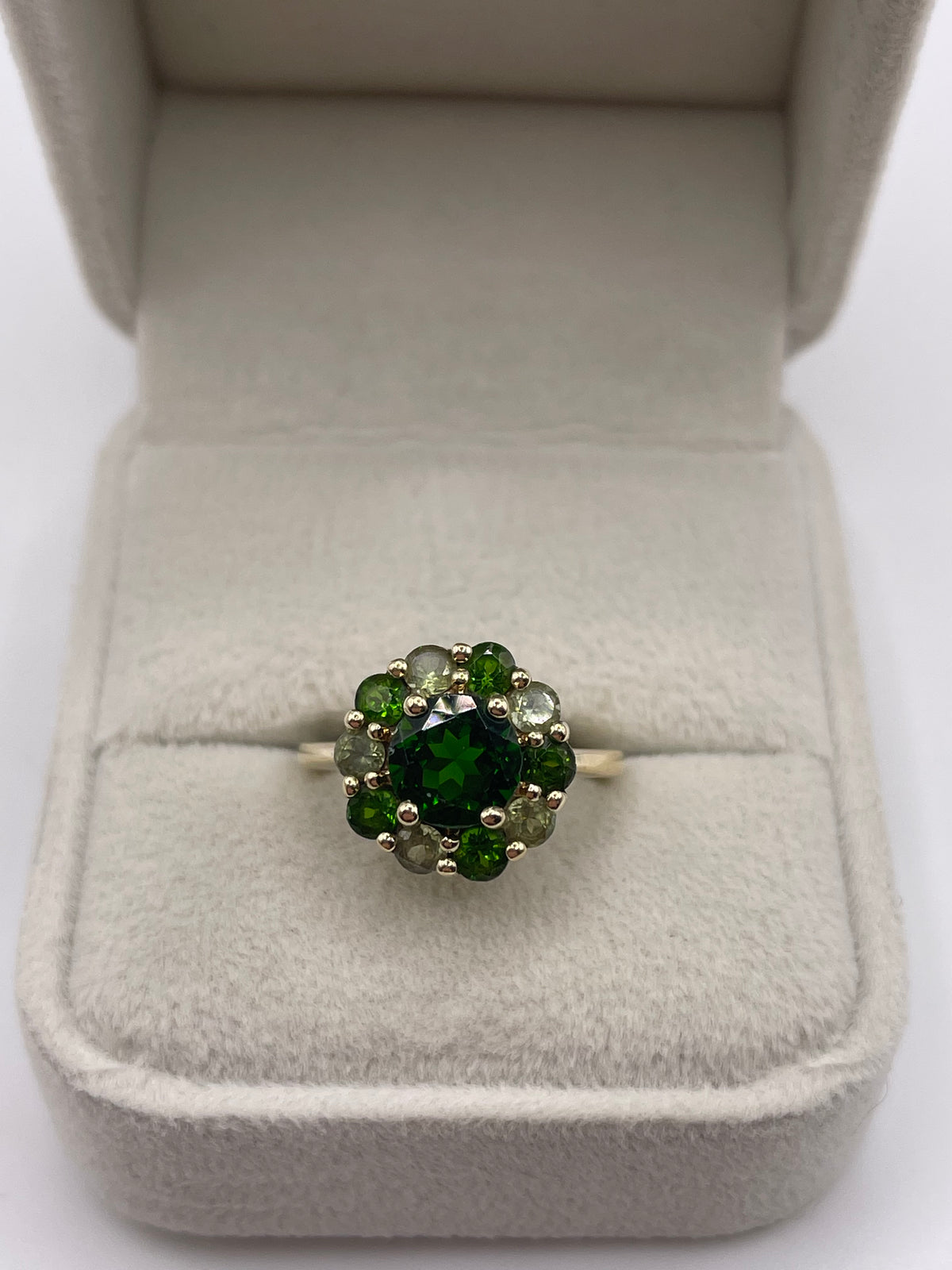 9ct gold diopside and quartz cluster ring