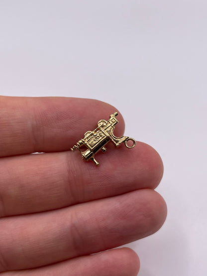 9ct gold train charm